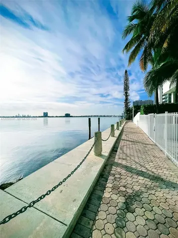 601 NE 23rd Street Miami FL 33137