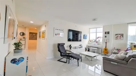 601 NE 23rd Street Miami FL 33137