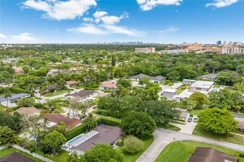9511 SW 93rd Street Miami FL 33176