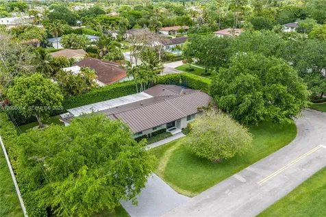 9511 SW 93rd Street Miami FL 33176
