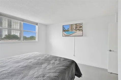 1401 S Ocean Drive Hollywood FL 33019