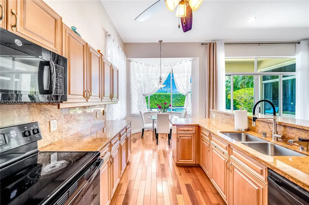 1241 S 13th Avenue Hollywood FL 33019