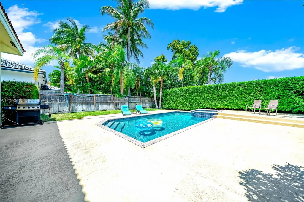 1241 S 13th Avenue Hollywood FL 33019