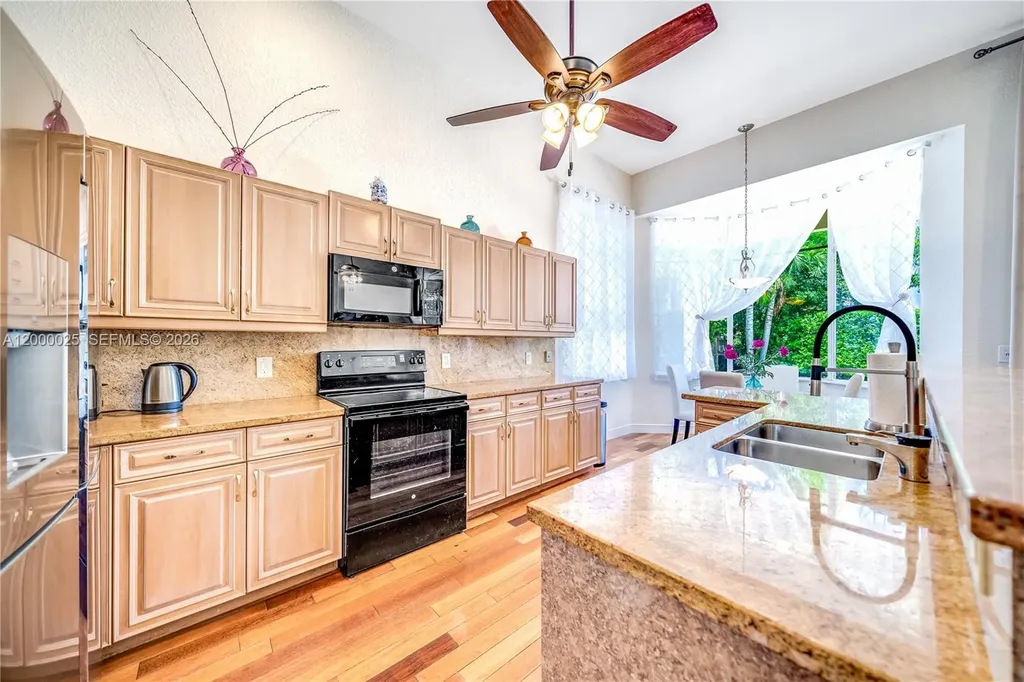 1241 S 13th Avenue Hollywood FL 33019