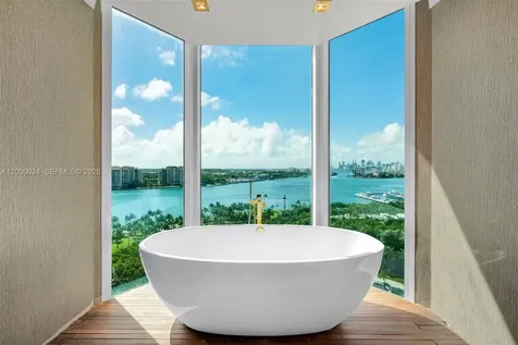 300 S Pointe Drive Miami Beach FL 33139