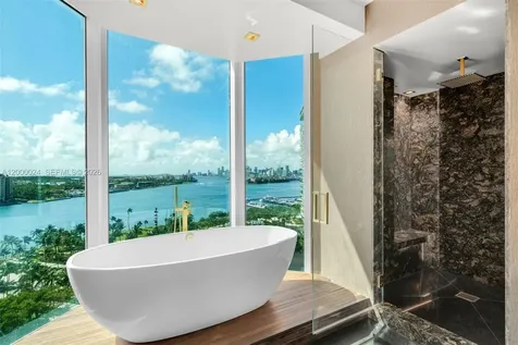 300 S Pointe Drive Miami Beach FL 33139