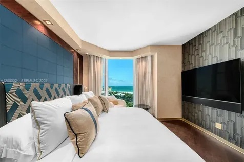 300 S Pointe Drive Miami Beach FL 33139