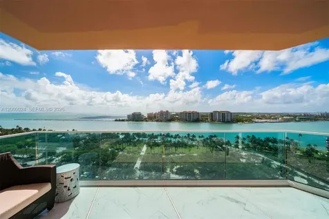 300 S Pointe Drive Miami Beach FL 33139
