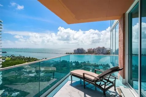 300 S Pointe Drive Miami Beach FL 33139