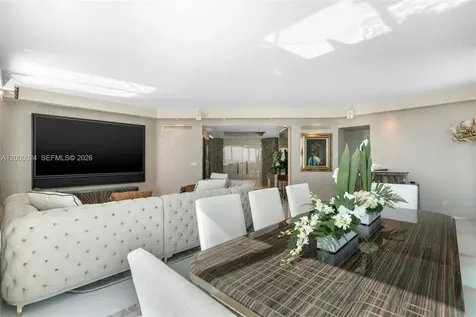 300 S Pointe Drive Miami Beach FL 33139