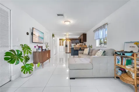 827 NW 114th Street Miami FL 33168