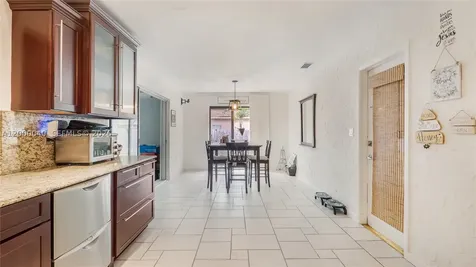 4020 SW 2nd Street Plantation FL 33317