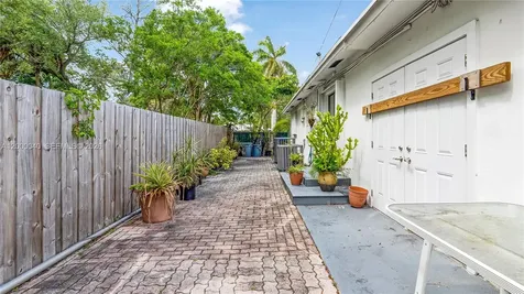 4020 SW 2nd Street Plantation FL 33317
