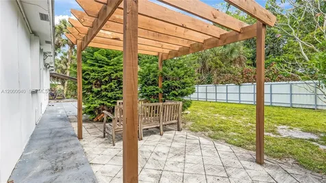 4020 SW 2nd Street Plantation FL 33317