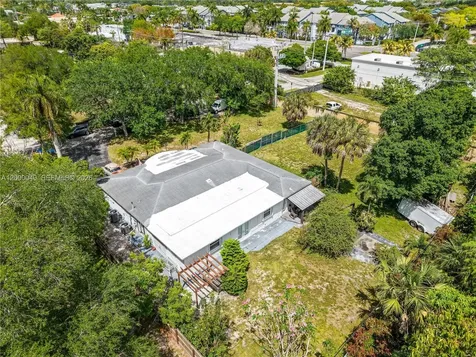 4020 SW 2nd Street Plantation FL 33317