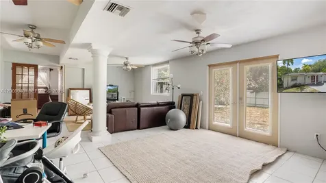 4020 SW 2nd Street Plantation FL 33317