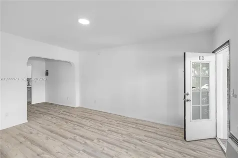 717 Espanola Way Miami Beach FL 33139