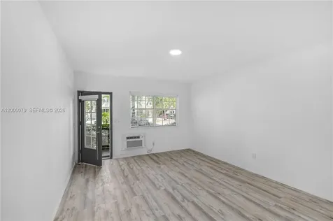 717 Espanola Way Miami Beach FL 33139