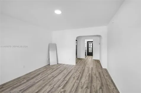 717 Espanola Way Miami Beach FL 33139