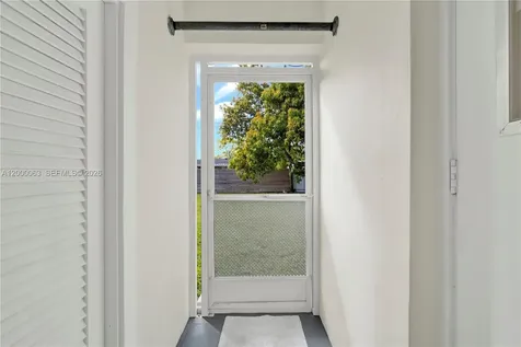 9401 Jamaica Drive Cutler Bay FL 33189