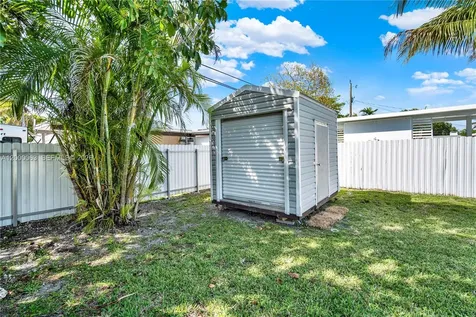 9401 Jamaica Drive Cutler Bay FL 33189