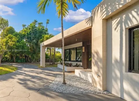 12600 Ixora Road North Miami FL 33181