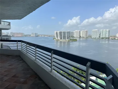 19101 NE 36th Court Aventura FL 33180