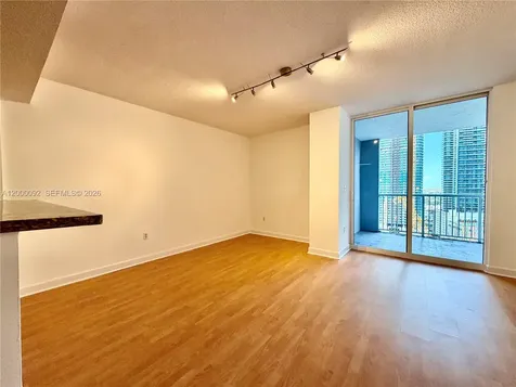 170 SE 14th Street Miami FL 33131