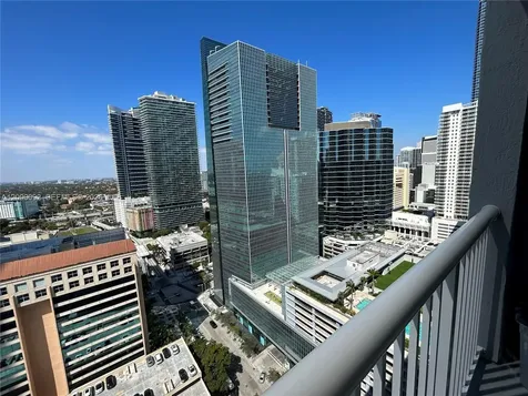 170 SE 14th Street Miami FL 33131