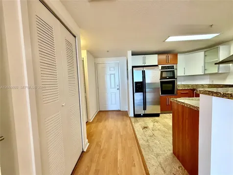 170 SE 14th Street Miami FL 33131