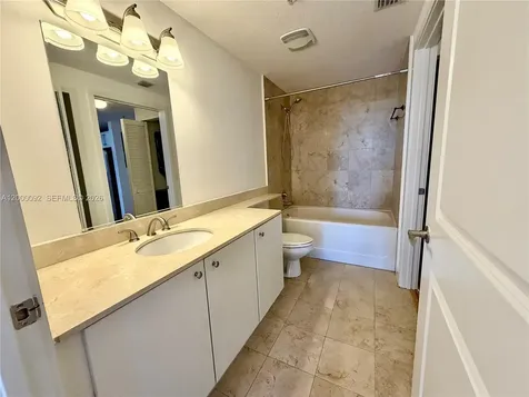 170 SE 14th Street Miami FL 33131