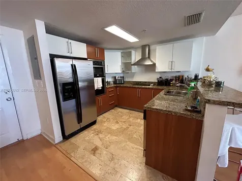 170 SE 14th Street Miami FL 33131