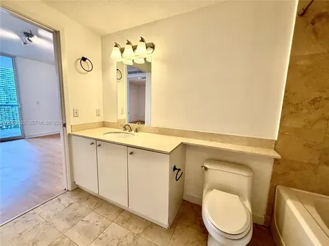 170 SE 14th Street Miami FL 33131