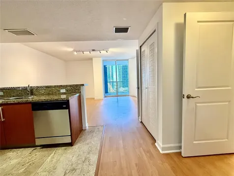170 SE 14th Street Miami FL 33131