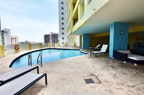 170 SE 14th Street Miami FL 33131