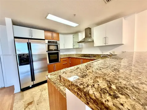 170 SE 14th Street Miami FL 33131