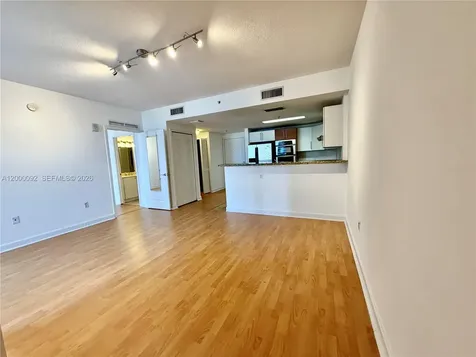 170 SE 14th Street Miami FL 33131