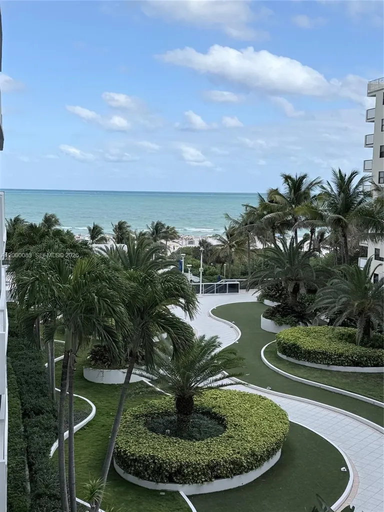 100 Lincoln Road Miami Beach FL 33139