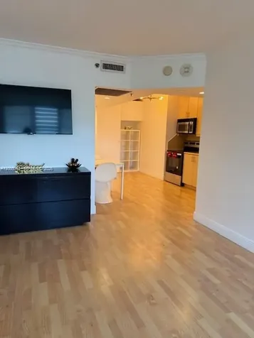100 Lincoln Road Miami Beach FL 33139