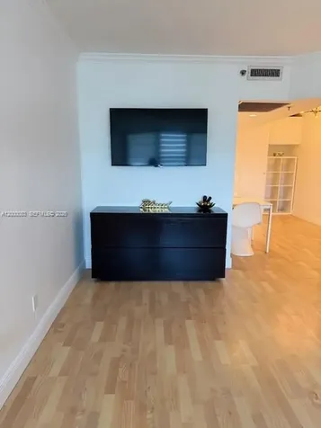 100 Lincoln Road Miami Beach FL 33139