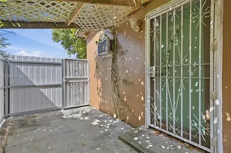 490 E 45th Street Hialeah FL 33013