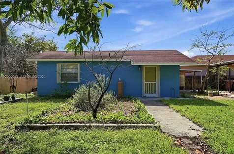 490 E 45th Street Hialeah FL 33013
