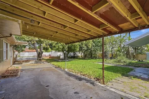 490 E 45th Street Hialeah FL 33013