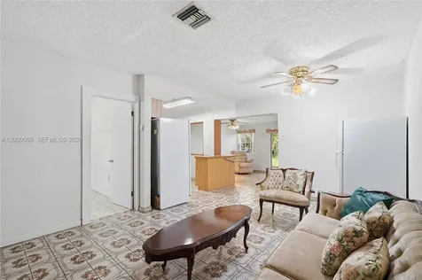 490 E 45th Street Hialeah FL 33013