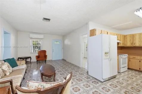 490 E 45th Street Hialeah FL 33013