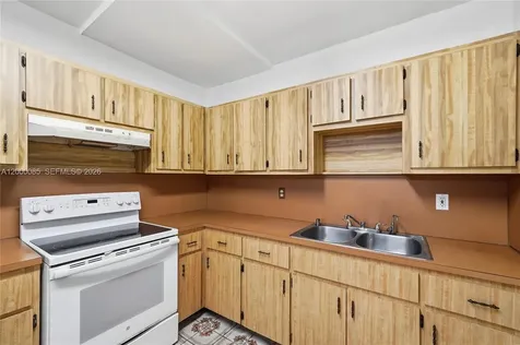 490 E 45th Street Hialeah FL 33013