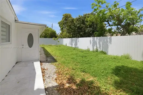 7051 SW 29th Street Miramar FL 33023