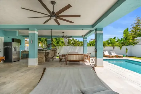 949 Plantation Road Key Largo FL 33037