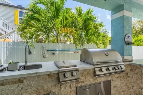 949 Plantation Road Key Largo FL 33037