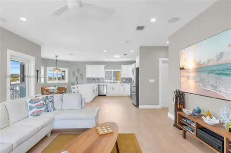 949 Plantation Road Key Largo FL 33037